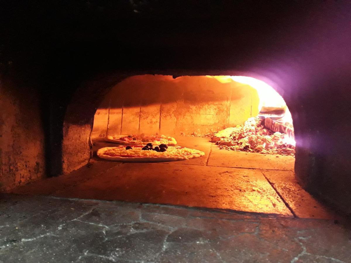 Pizzeria A Penzion Banderas Байериш-Айзенштайн Экстерьер фото